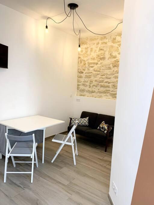 Appartement Secteur Gare Et Place De La Comedie, Wifi & Climatisation Montpellier Bagian luar foto